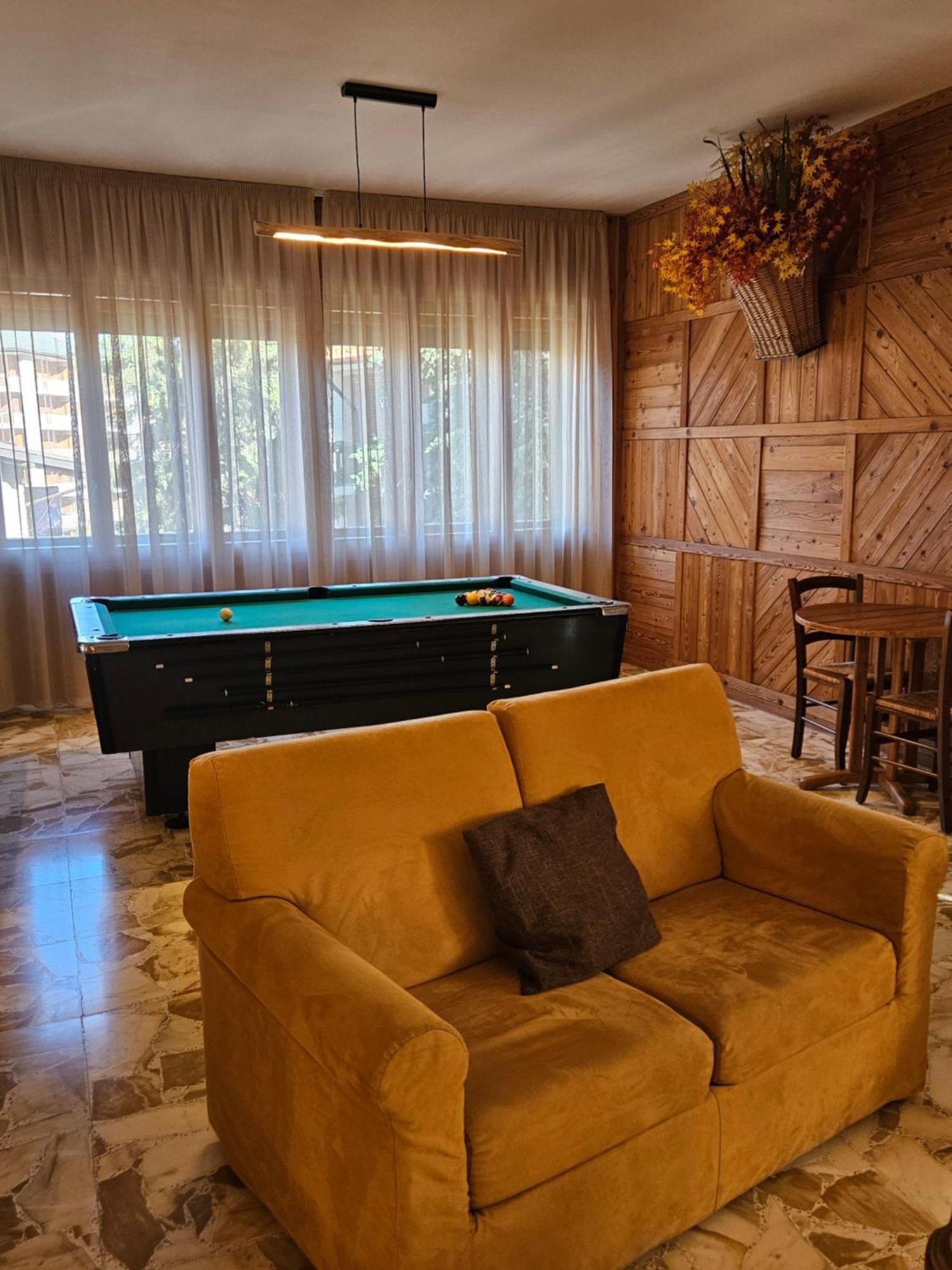 Hotel Holiday Debili Саузе-д'Ульс Экстерьер фото