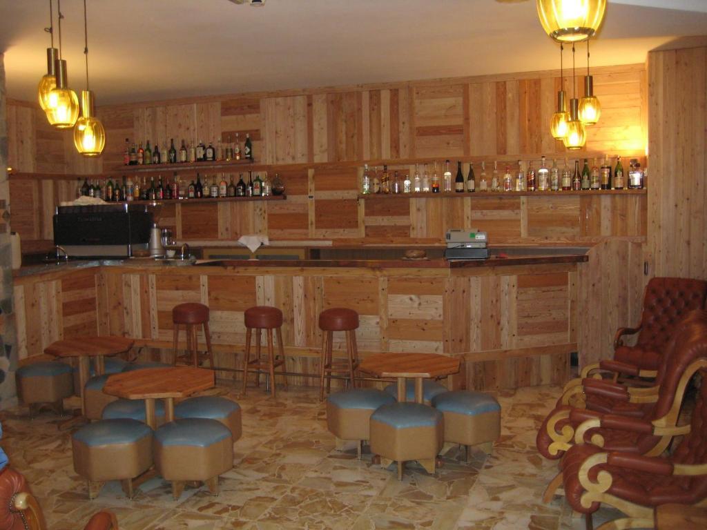 Hotel Holiday Debili Саузе-д'Ульс Экстерьер фото