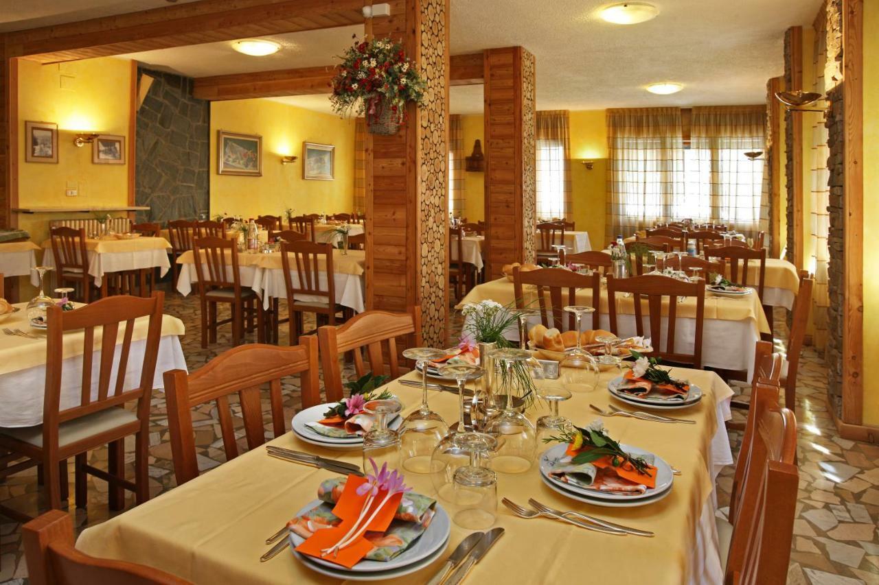 Hotel Holiday Debili Саузе-д'Ульс Экстерьер фото